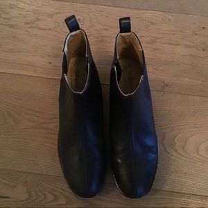 Black Softspots booties 8m